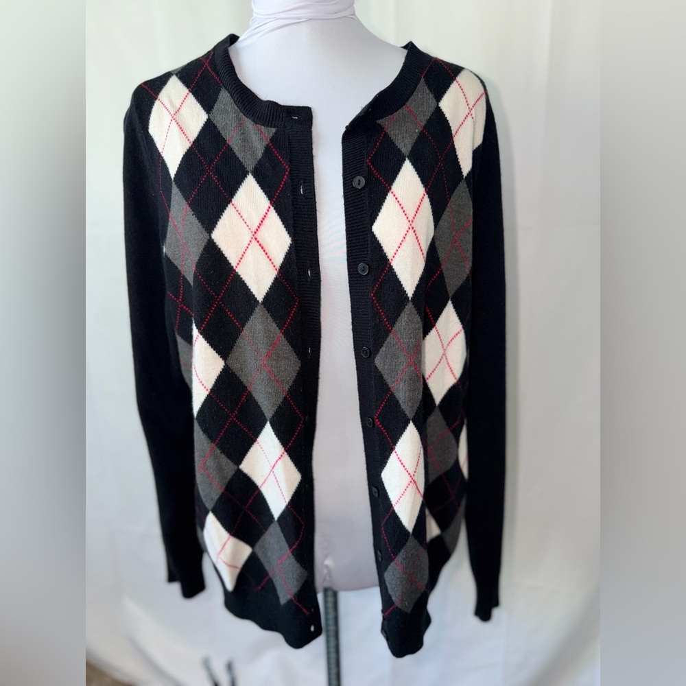 4 with π for $15 Croft&Barrow Button up cardigan - Picture 2 of 8
